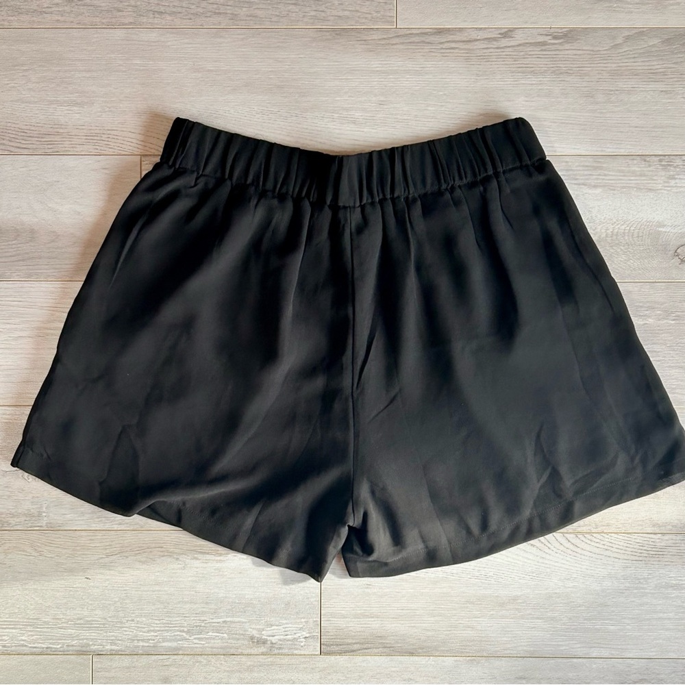 Dynamite | Black Short - Picture 4 of 7